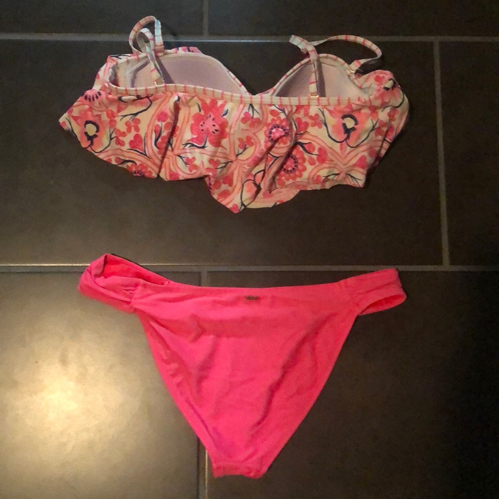 Roxy Bikini - Picture 2 of 5